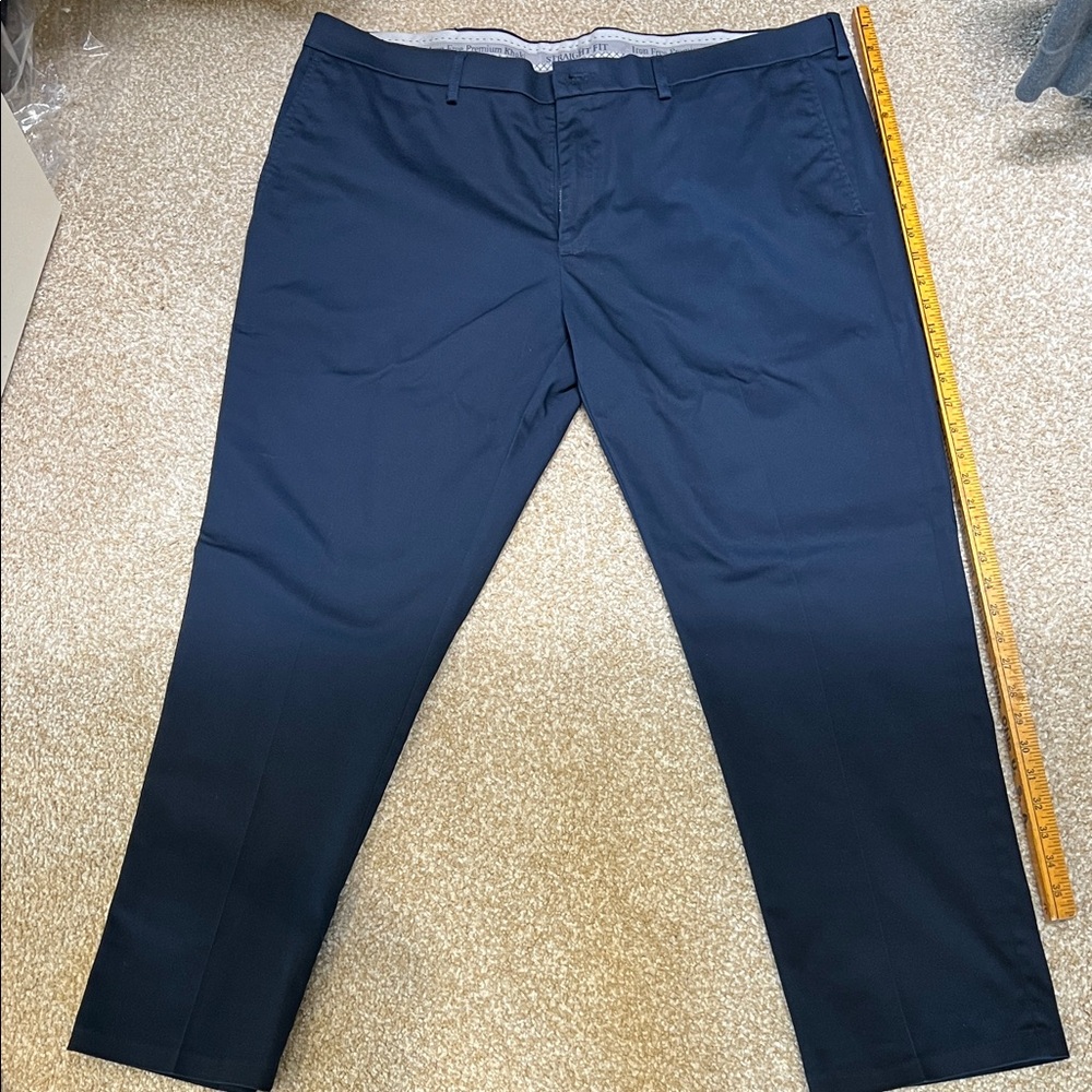 Haggar Men's Straight fit Iron Free Premium Khakis. Navy. 42x30.